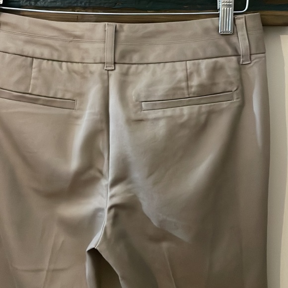 2/$30 Chic by Jacob Beige Capri Pants Size 6 - Picture 11 of 14